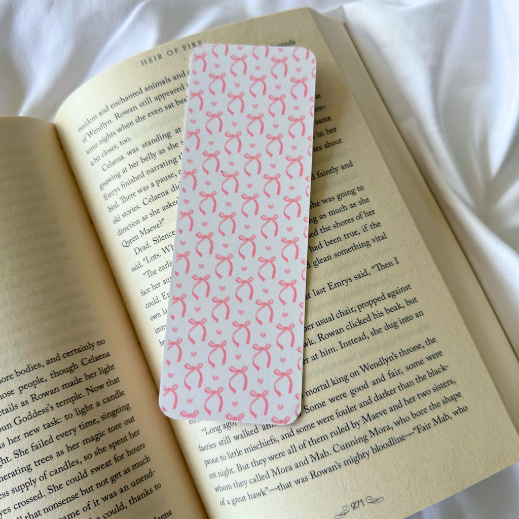 BOW x HEARTS BOOKMARK