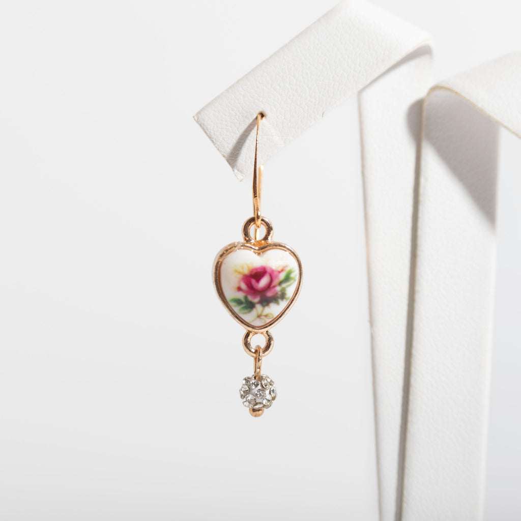 64fa7464983fea3f4f05e5c2_heart-rose-dangle-1_1772329294465.jpg