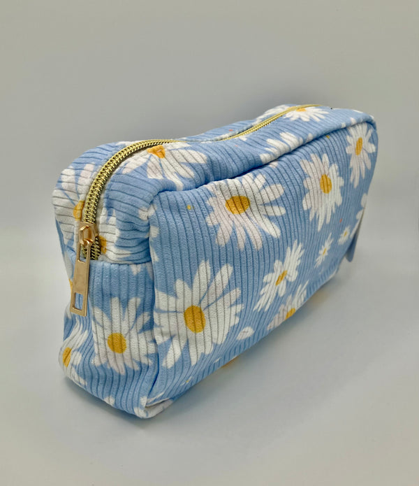 BLUE DAISY MAKEUP BAG