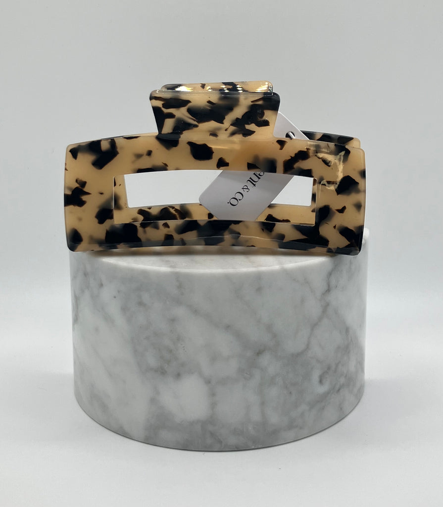 JUMBO ACETATE CLAW CLIP - LIGHT TORTOISE