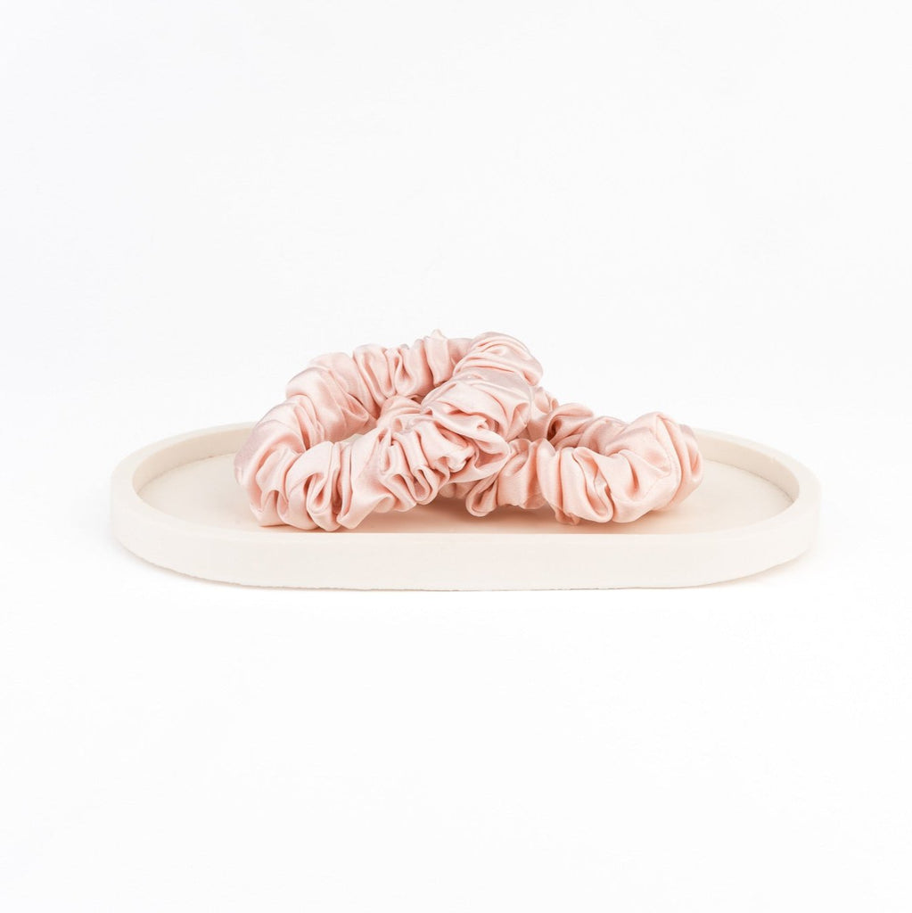 MULBERRY SILK MEDIUM SCRUNCHIE - LIGHT PINK