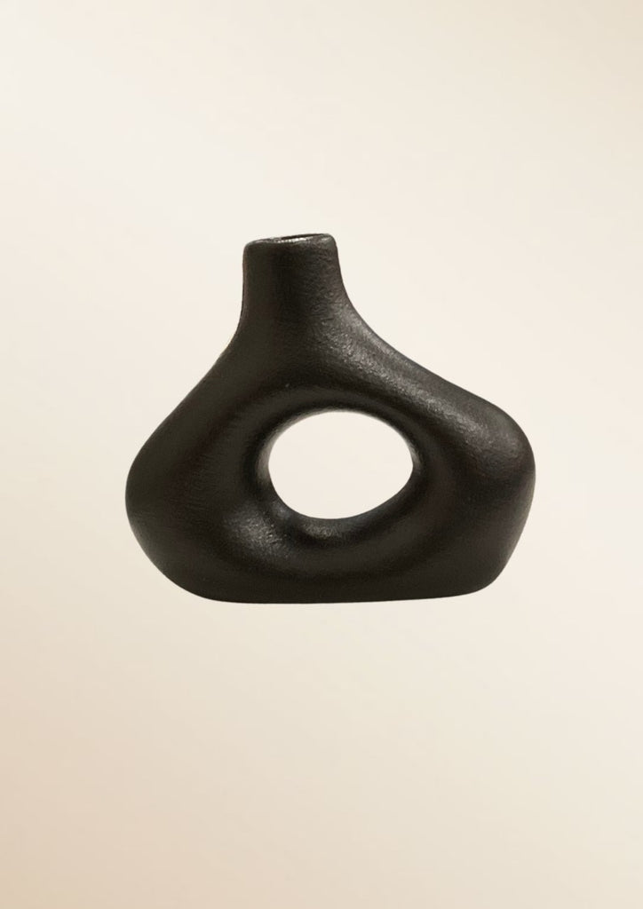 MATTE BLACK VASE